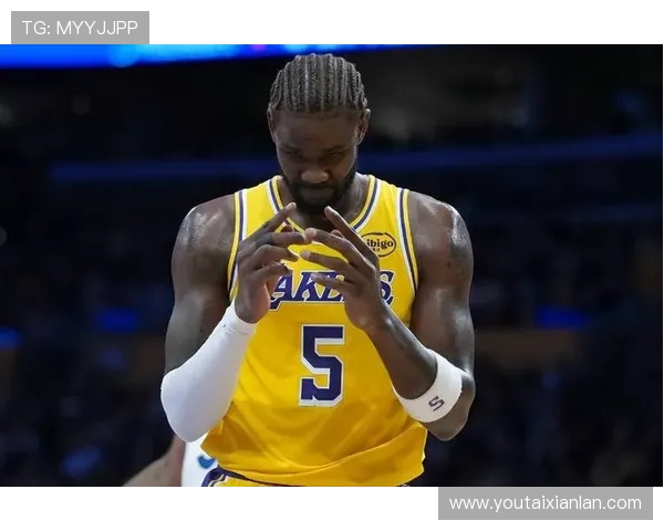 雷迪克谈艾顿伤情未透露具体情况称其攻守全能是球队核心